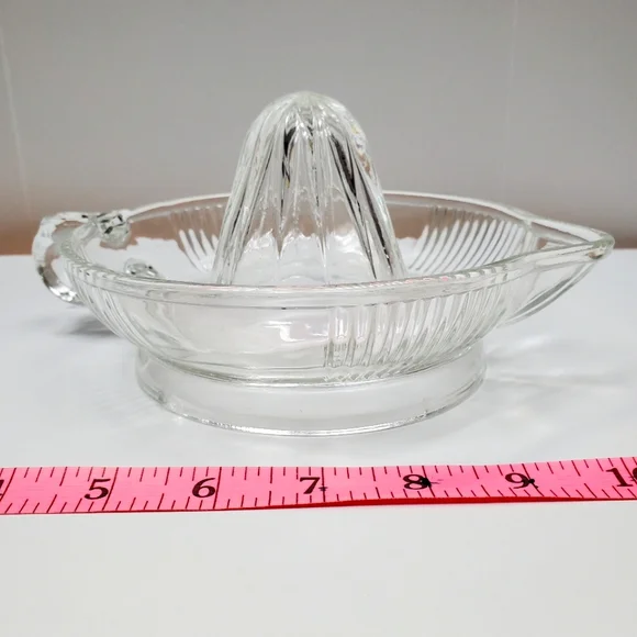 Homemade lemonade lemon squeeze dish - Picture 1 of 6